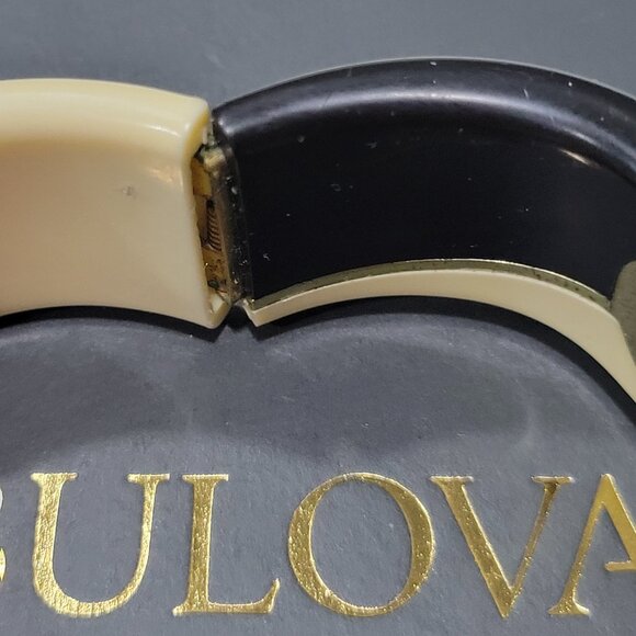 Ladies Dior x Bulova Bakelite Bangle Watch from 1976 VINTAGE PIECE! - Picture 7 of 8